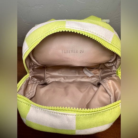 🛼NWT F21 Checkered Mini Backpack 🛼 - Picture 4 of 11